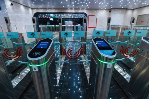 ВТБ и мосметро начали открытый тест оплаты проезда через СБП