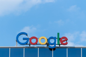 Google уволит сотни специалистов