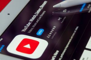В России наблюдаются сбои в работе YouTube и Telegram