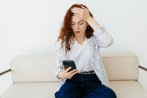 Тысячи людей в мире стали жертвами атак с использованием SMS-стилеров