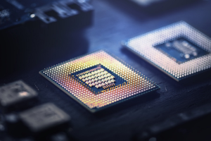 За первые четыре месяца года ввоз чипов Intel в РФ сократился в 15 раз