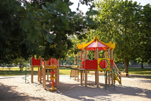 В Петербурге видеонаблюдением оснастят более 100 детских площадок