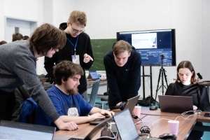Компания Yadro провела интенсив по программированию
